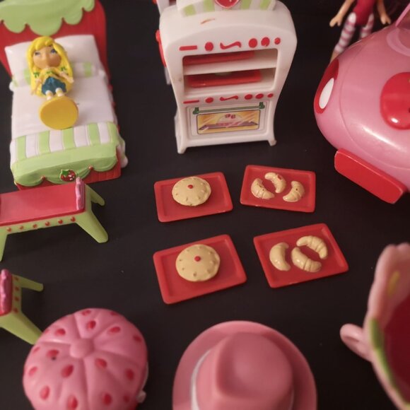 Strawberry Shortcake Toys w/ Berry Sweet Roadster Car & Various Accessories - Picture 3 of 8